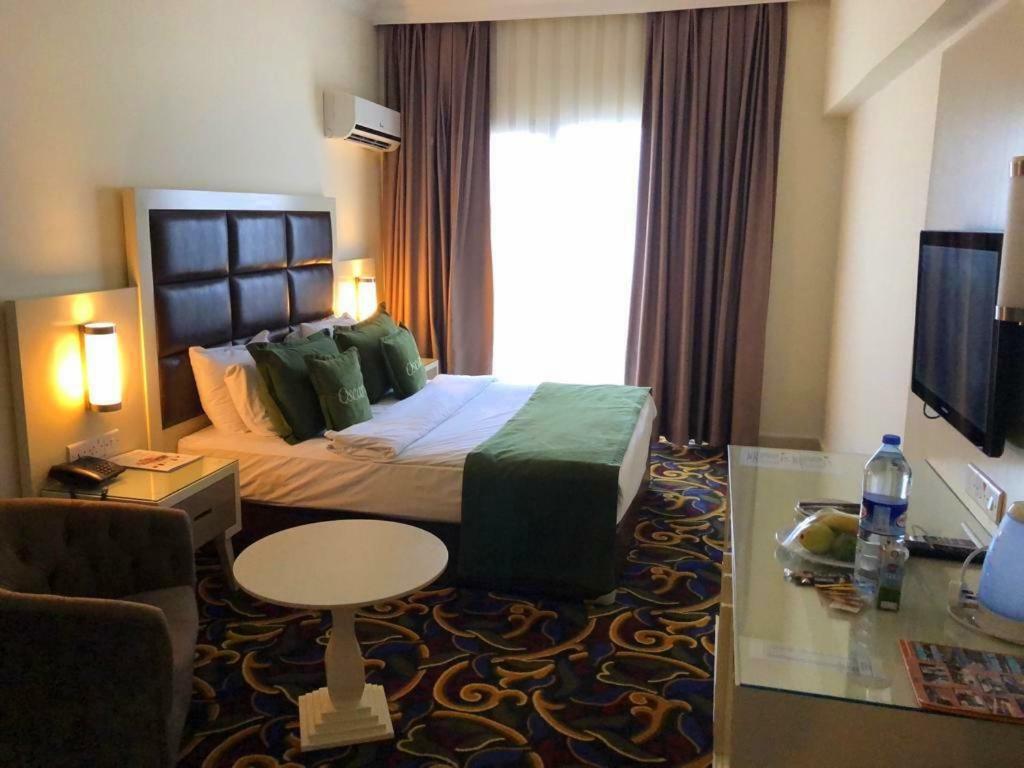Oscar Beachfront Resort & Spa & Casino Кирения Экстерьер фото