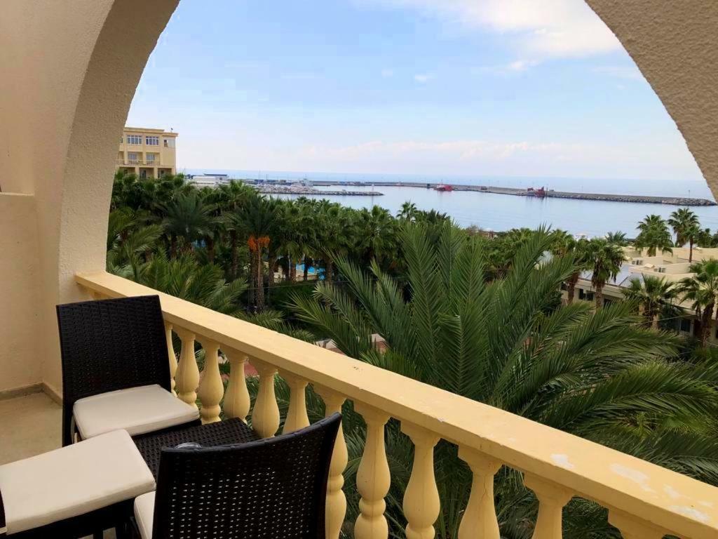 Oscar Beachfront Resort & Spa & Casino Кирения Экстерьер фото
