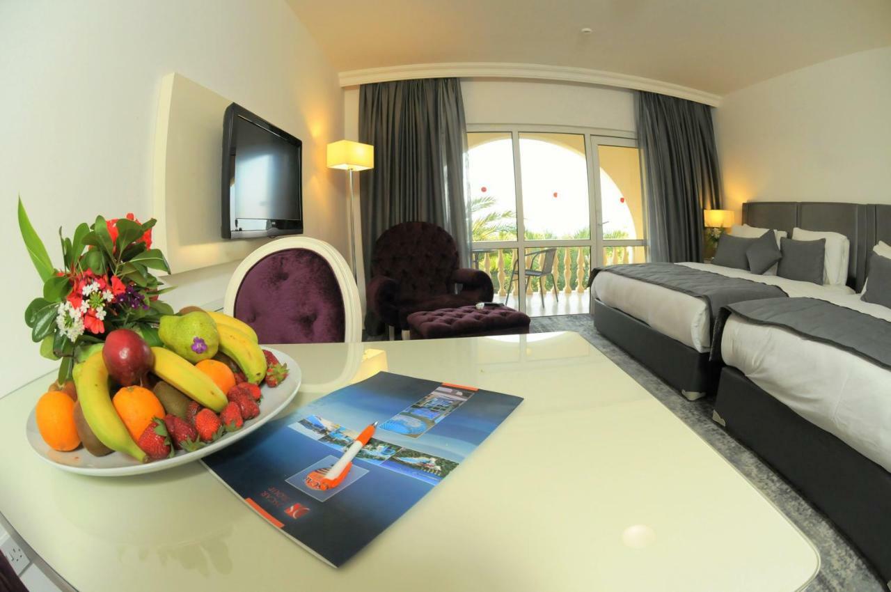 Oscar Beachfront Resort & Spa & Casino Кирения Экстерьер фото