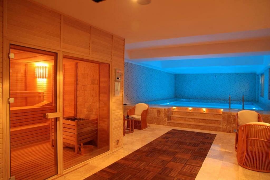Oscar Beachfront Resort & Spa & Casino Кирения Экстерьер фото