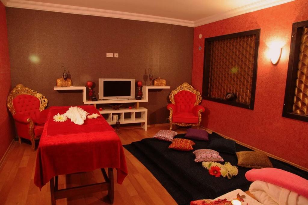 Oscar Beachfront Resort & Spa & Casino Кирения Экстерьер фото