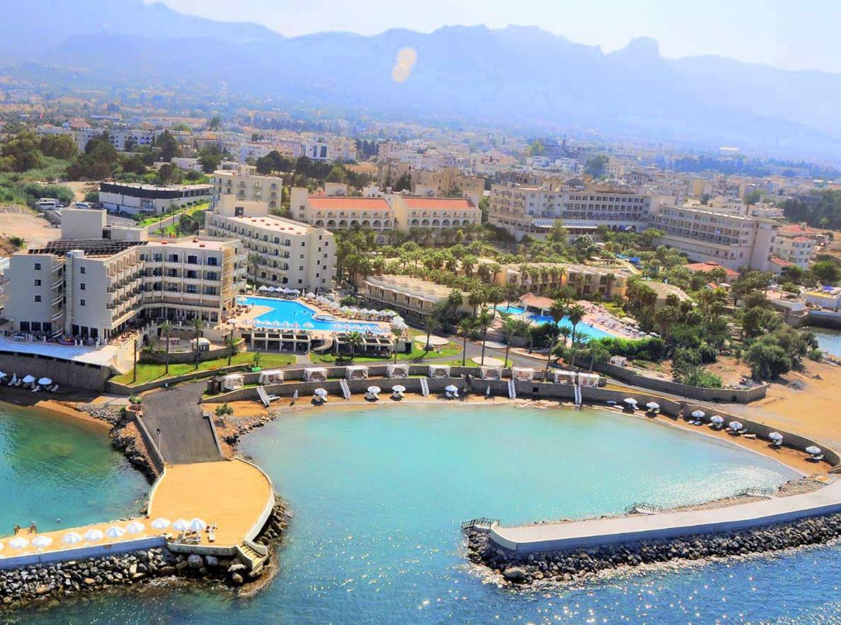 Oscar Beachfront Resort & Spa & Casino Кирения Экстерьер фото